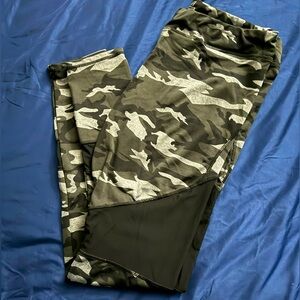 Camo leggings with mesh